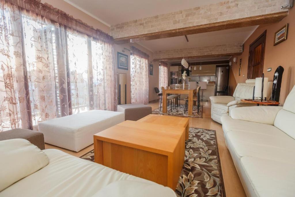 Luxury Apartments Near Bacvice Beach Spalato Esterno foto