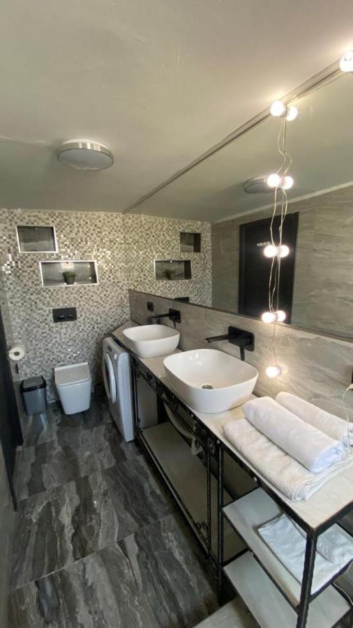 Luxury Apartments Near Bacvice Beach Spalato Esterno foto